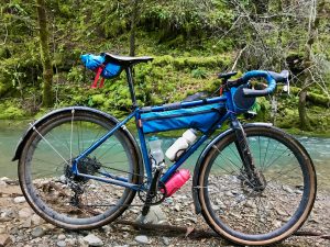 Shallow drop handlebars on gravel bike for bike touring